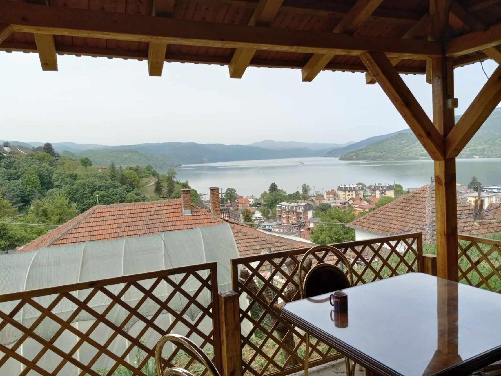 Apartman Sani Donji Milanovac Exterior photo